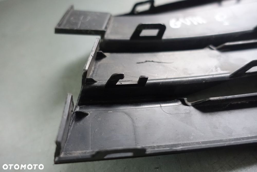 KRATKA ZDERZAKA LEWA PRAWA GOLF VIII - 5