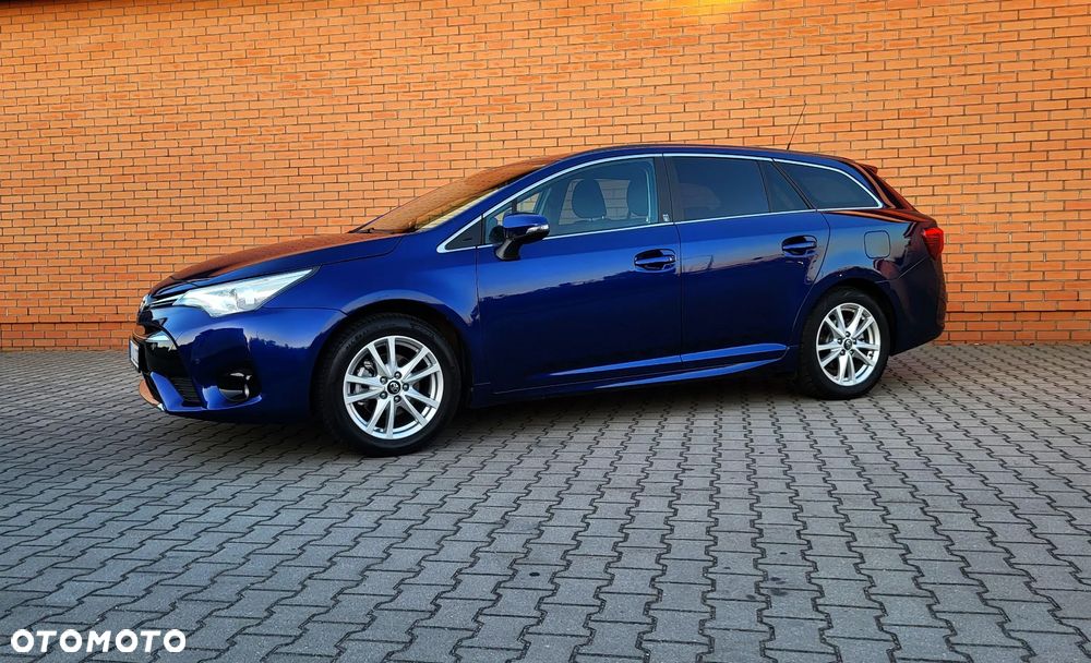 Toyota Avensis Touring Sports 1.8 Multidrive S Team Deutschland - 17