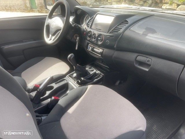 Mitsubishi L200 - 6