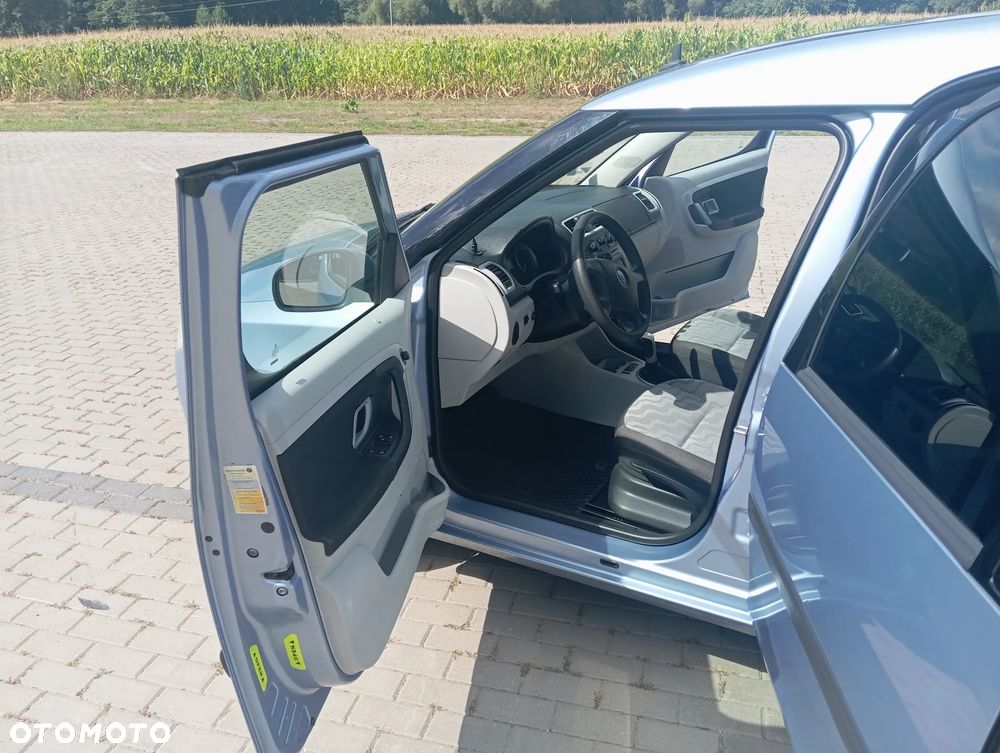 Skoda Roomster 1.6 16V Scout PLUS EDITION - 6