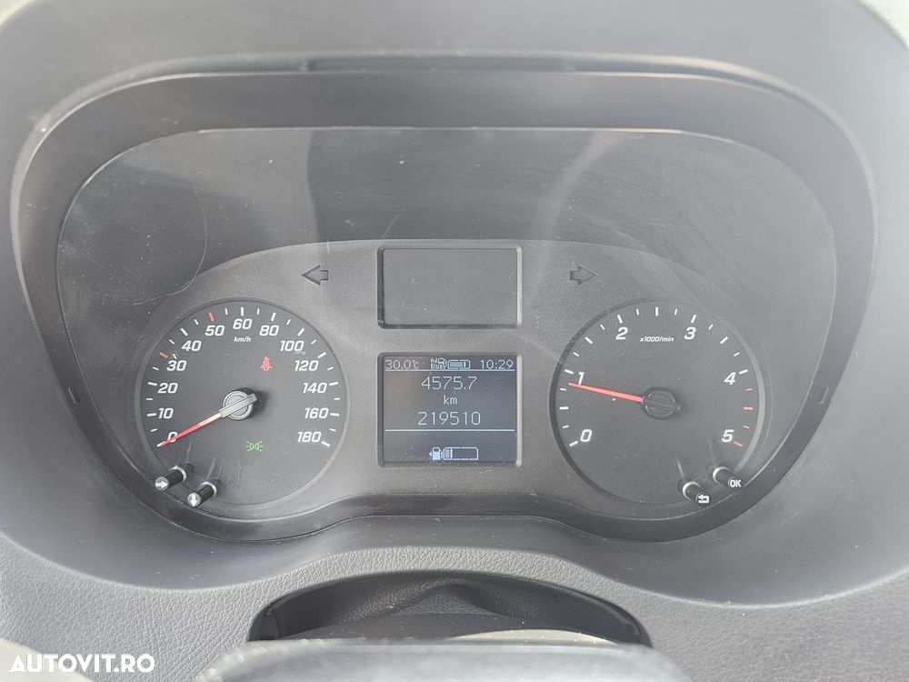 Mercedes-Benz Sprinter - 20