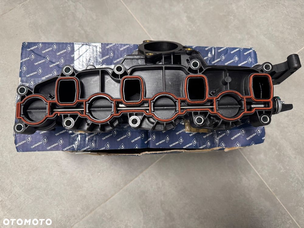 Kolektor ssący - rura dolotowa 7.10131.11.0 firmy PIERBURG - 2