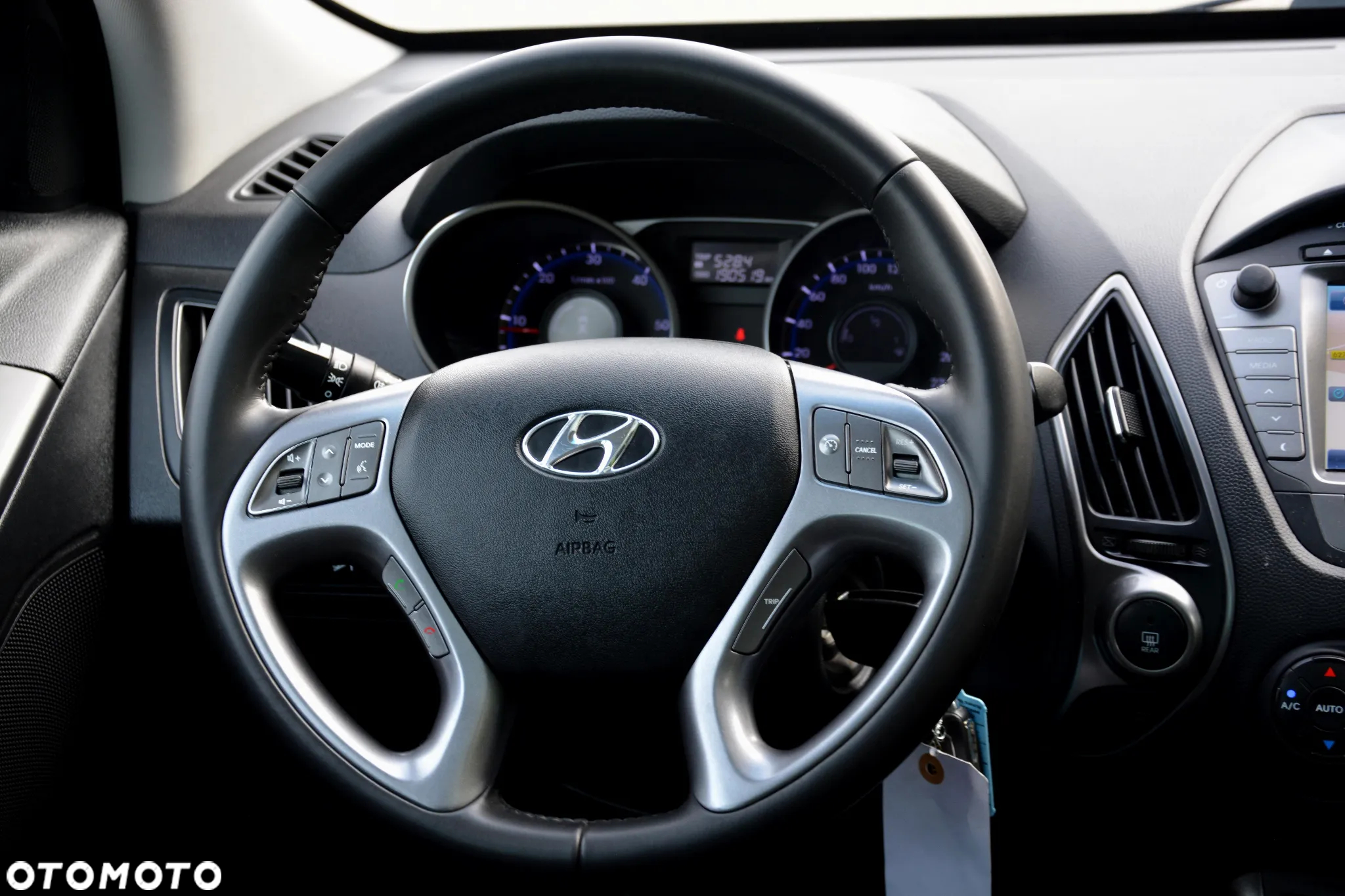 Hyundai ix35 1.7 CRDi 2WD blue Finale Gold - 26