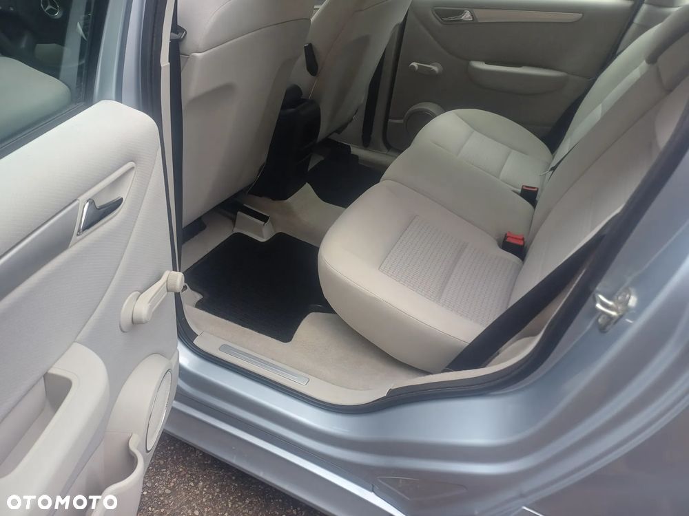 Mercedes-Benz Klasa B 180 BlueEFFICIENCY SPORT EDITION - 8