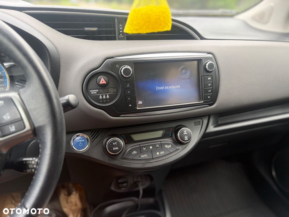 Toyota Yaris Hybrid 100 Active EU6 - 17