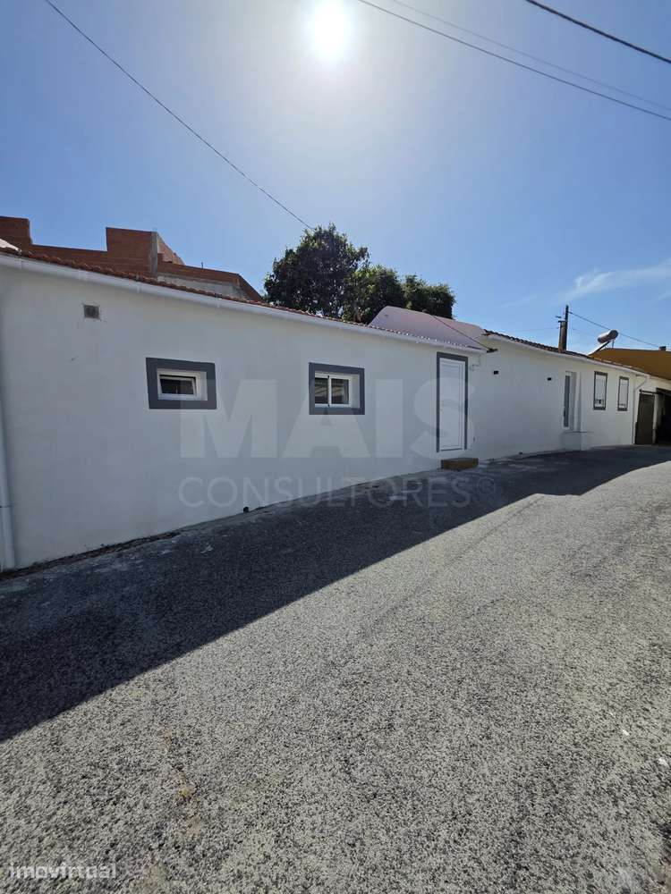 Moradia T2 Renovada - Grande imagem: 2/8