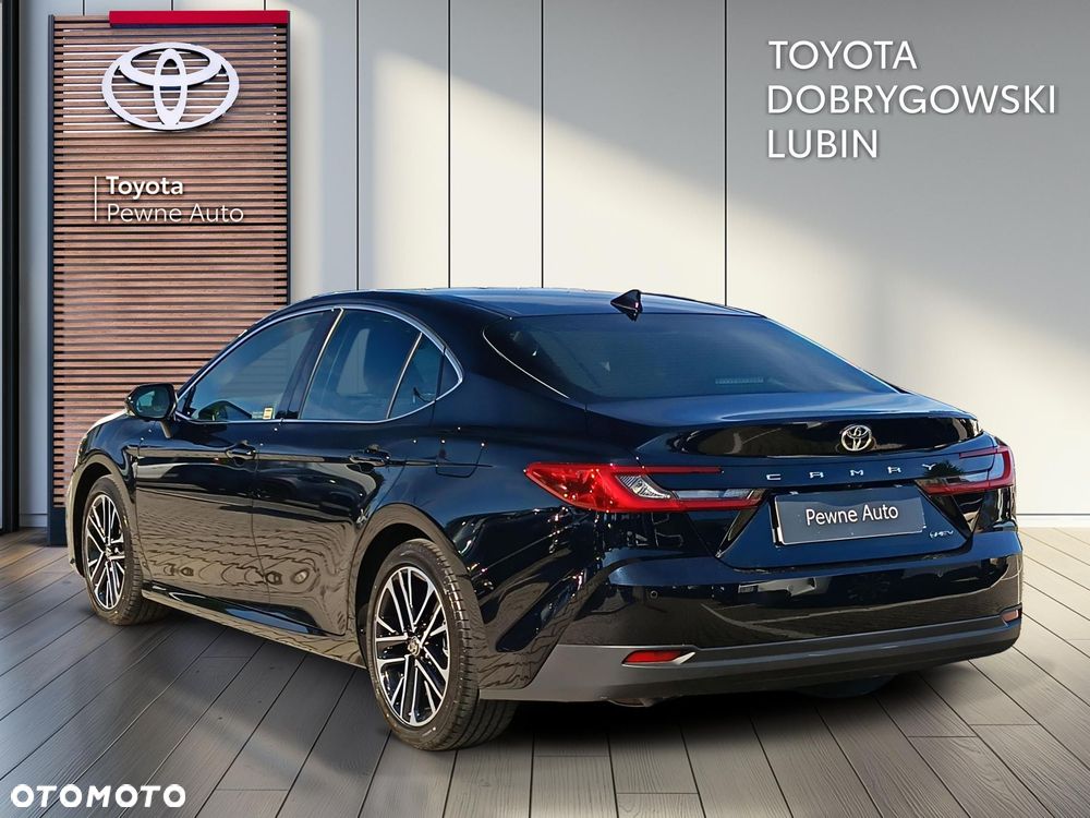 Toyota Camry - 3