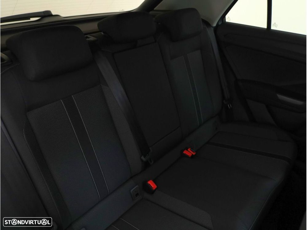 VW T-Roc 1.5 TSI Urban DSG - 28