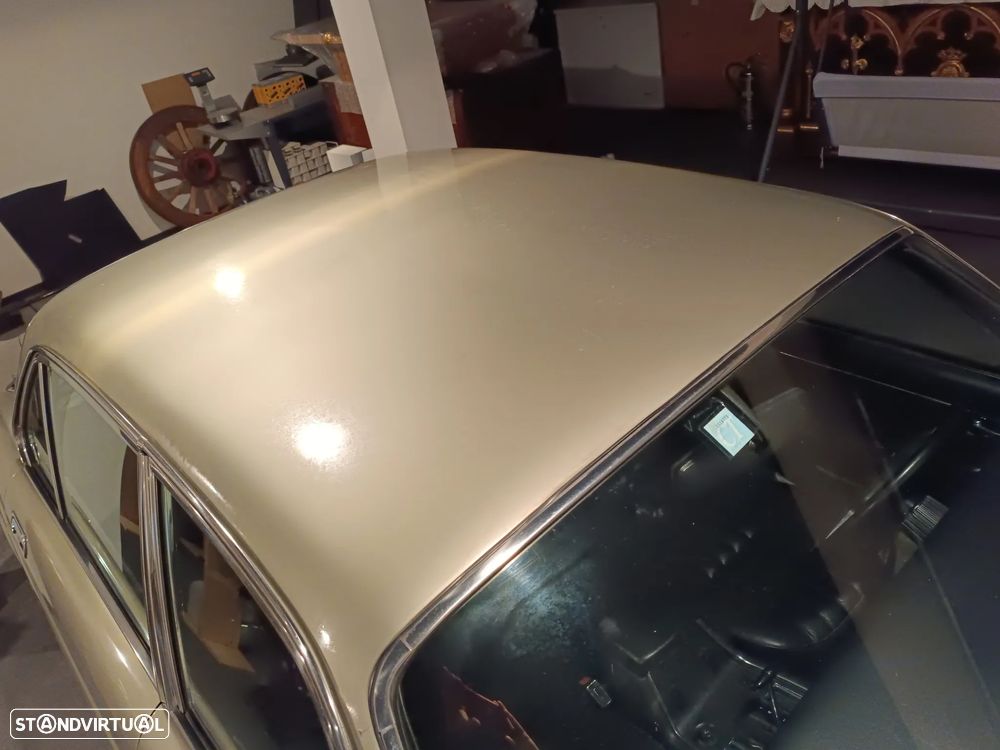 Daimler Sovereign - 7