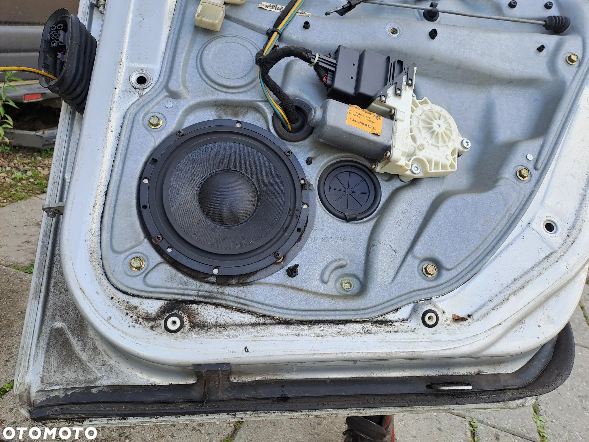 Volkswagen Golf IV 5D drzwi kompletne klapa kod lakieru LB7Z i inne - 19