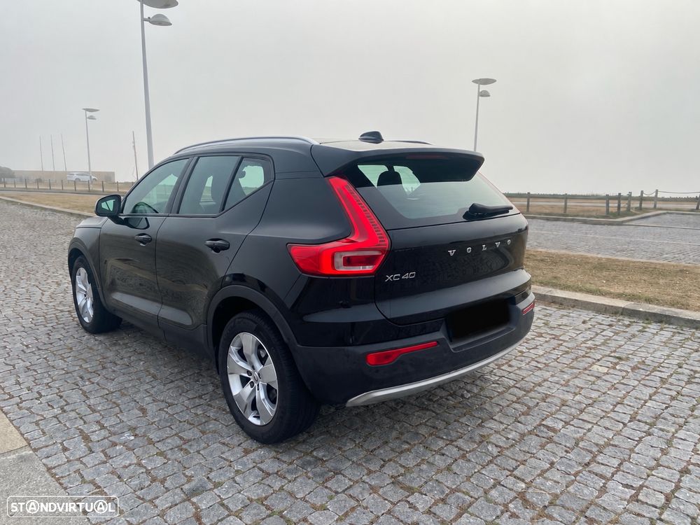 Volvo XC 40 2.0 D3 Momentum Geartronic - 4