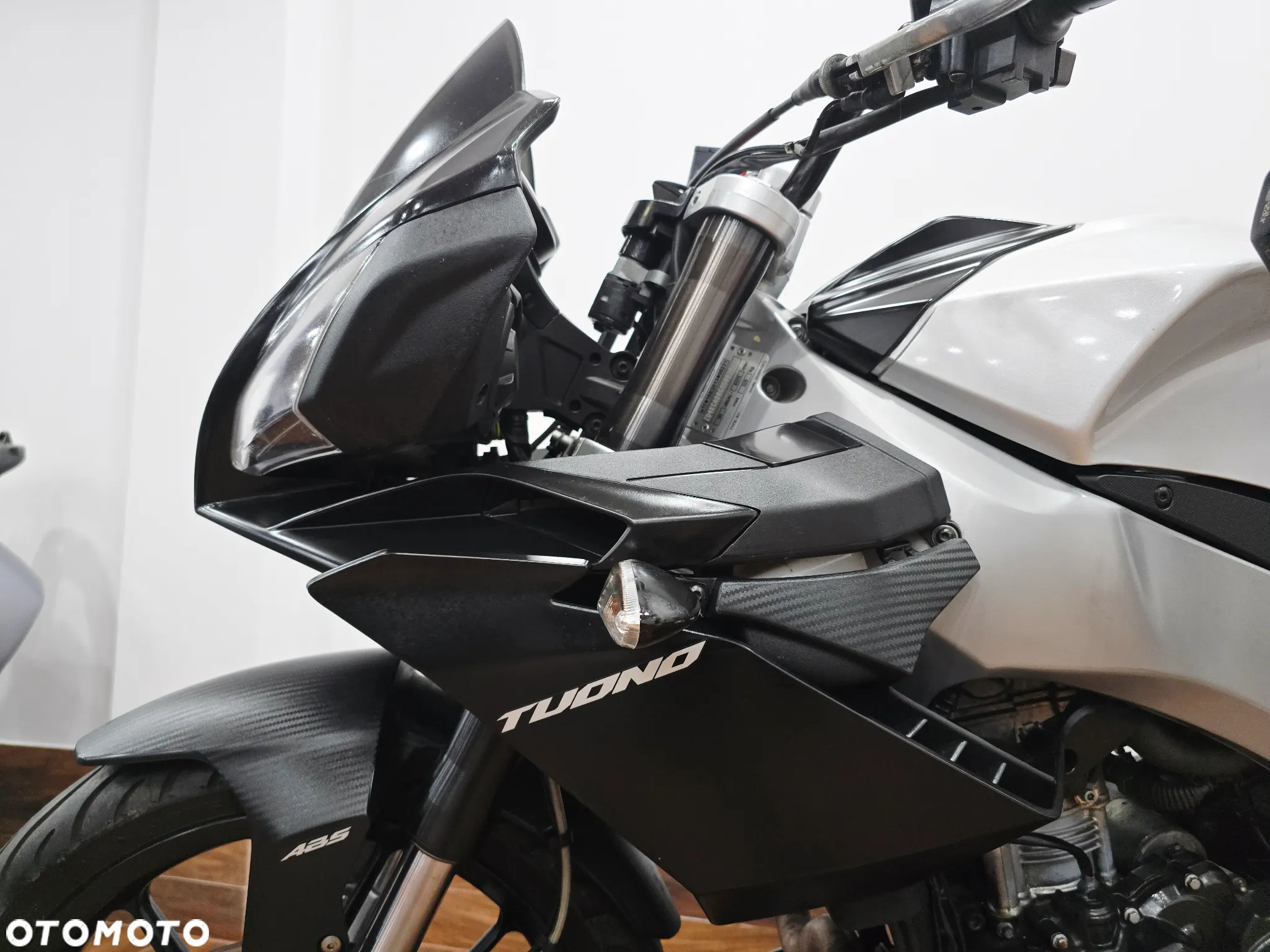 Aprilia Tuono - 25