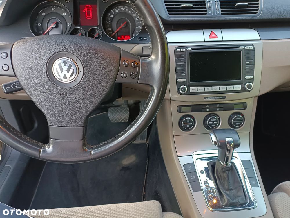 Volkswagen Passat 2.0 TDI Comfortline DSG - 9