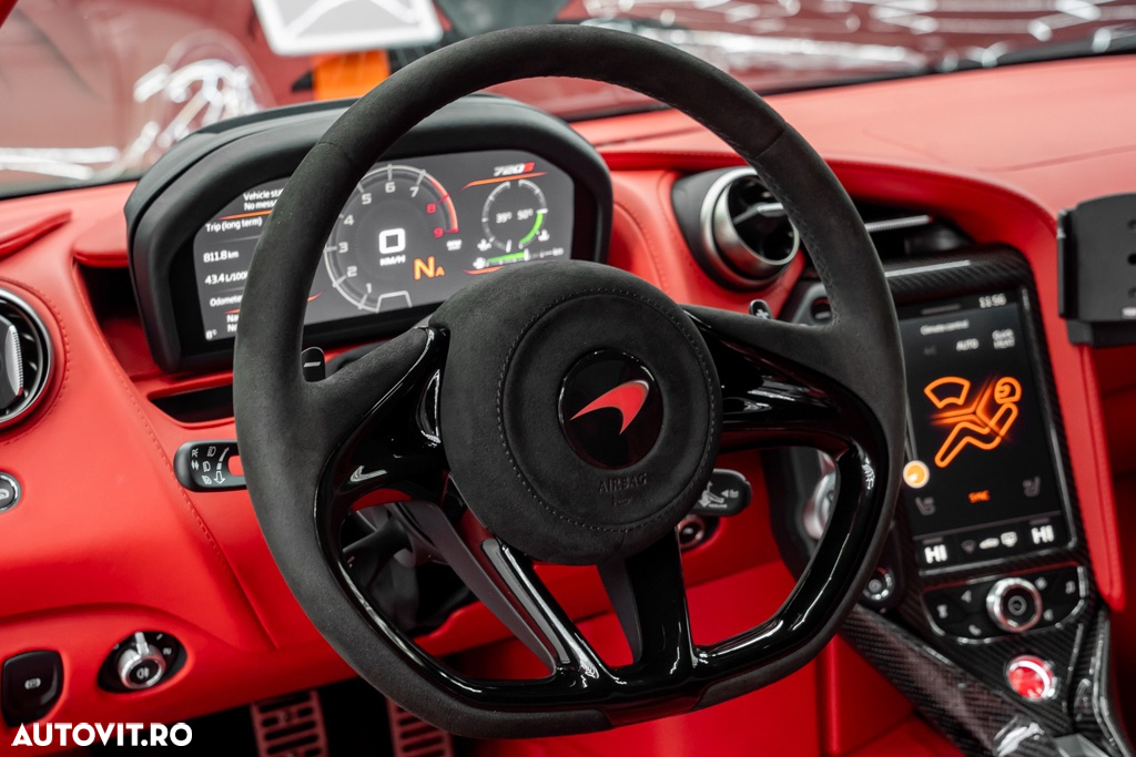McLaren 720S Spider - 32