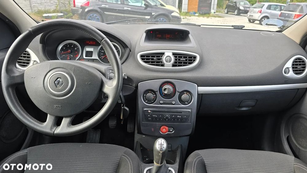 Renault Clio - 22