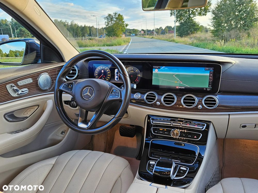 Mercedes-Benz E-Class 2017 photo 5