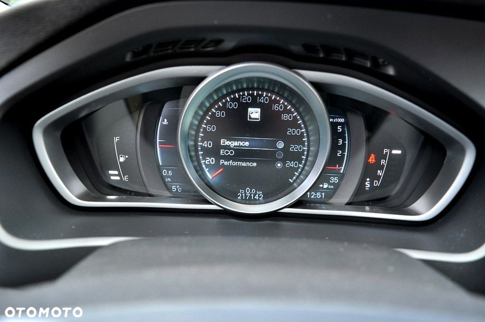 Volvo V40 D2 Momentum - 26