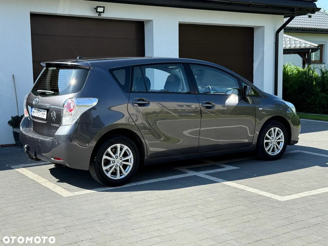 Toyota Verso 1.8 Edition - 8