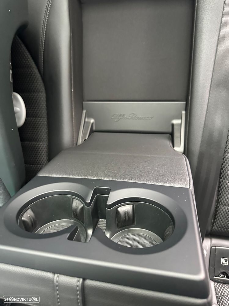 Alfa Romeo Stelvio - 23