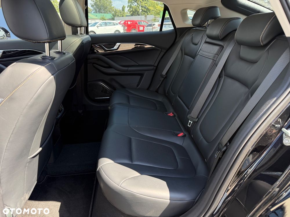 Bestune B70 2.0T Elegance - 17
