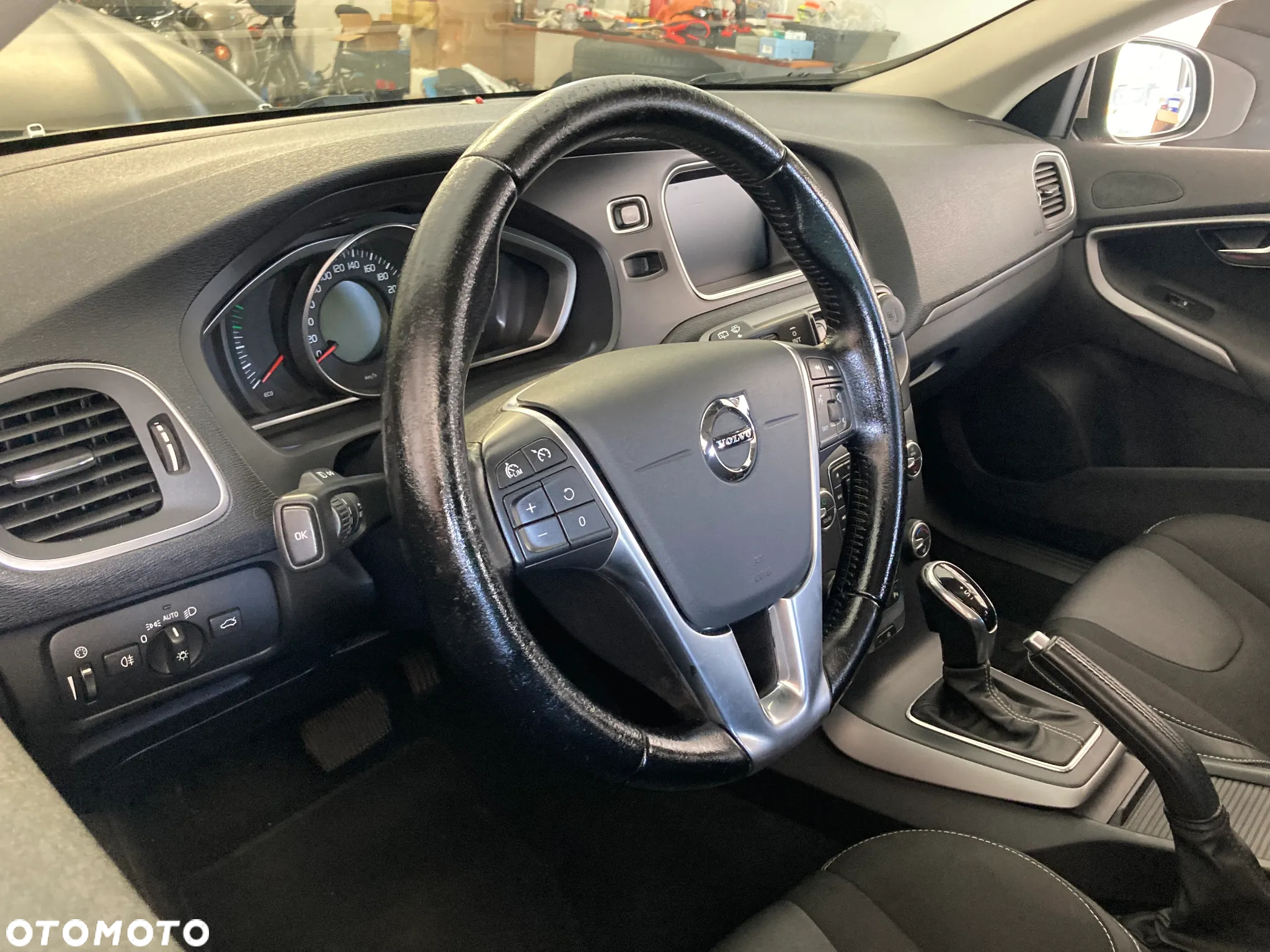 Volvo V40 D2 Geartronic Summum - 14