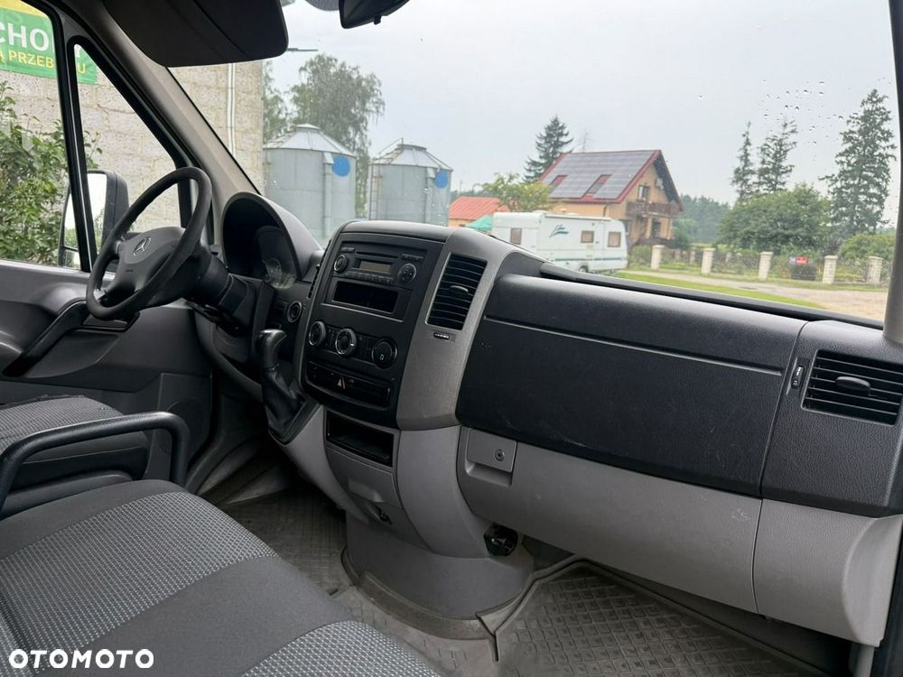 Mercedes-Benz Sprinter - 9