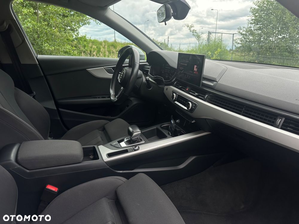 Audi A4 Limousine - 14