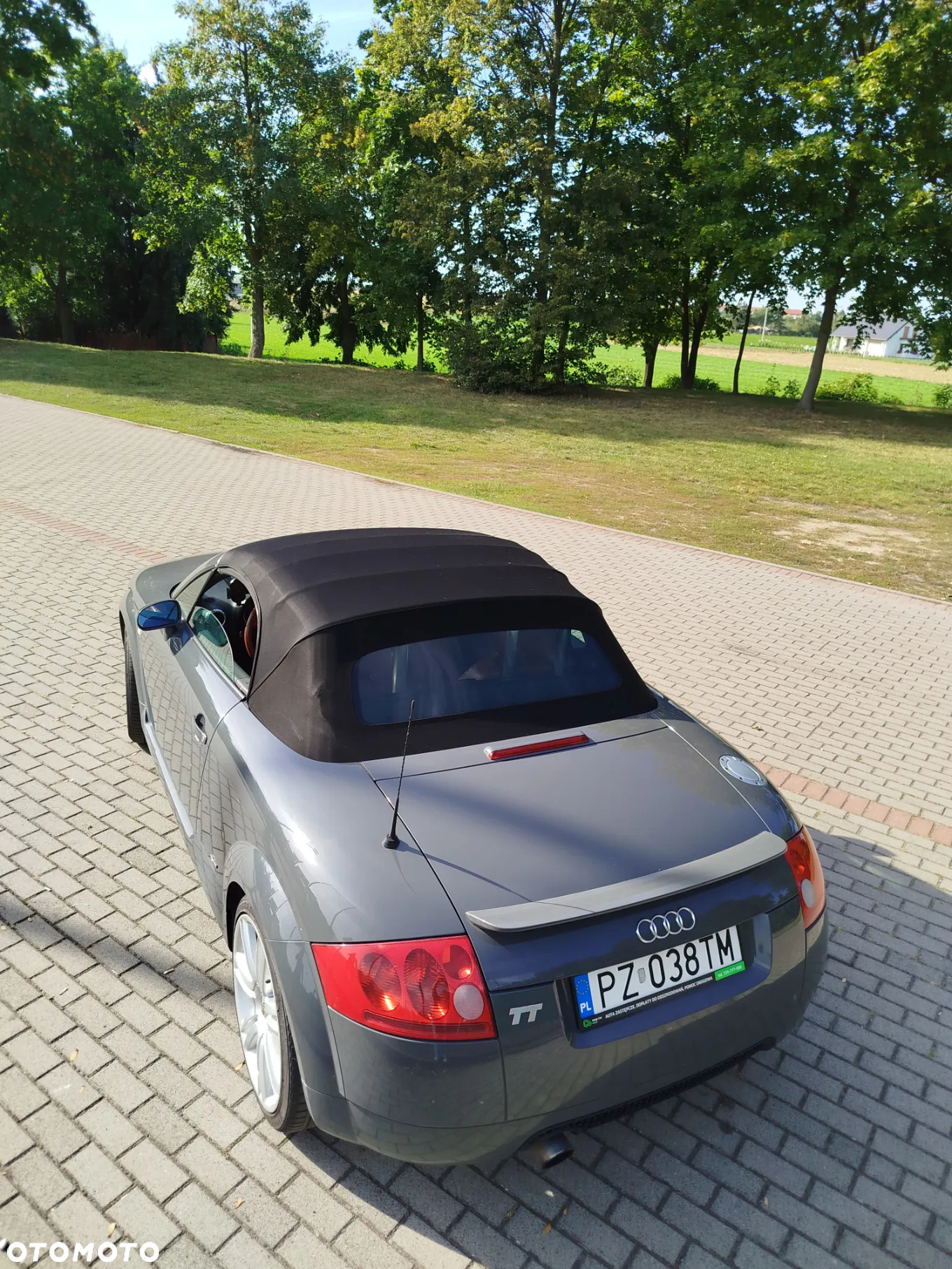 Audi TT Roadster 1.8T - 12