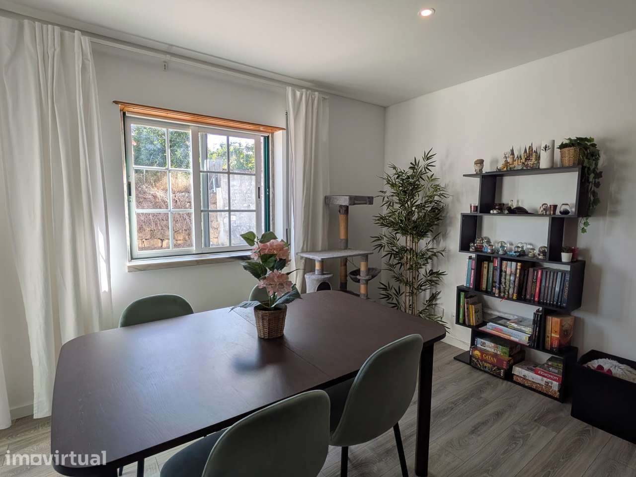 T2 Remodelado com 108,59 m², Varandas, Garagem e Arrecadação - Grande imagem: 2/33