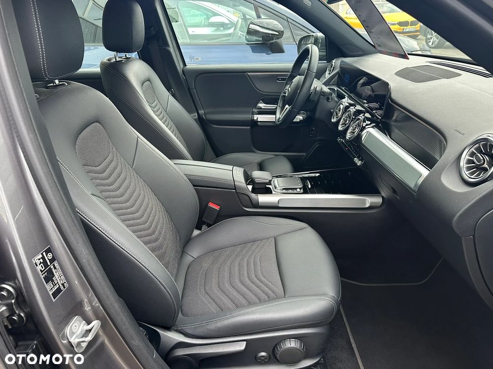 Mercedes-Benz EQB 250 66.5kWh Progressive - 24