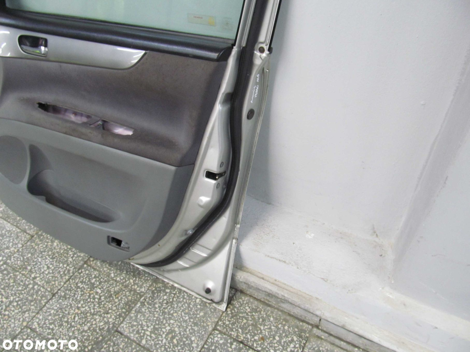 TOYOTA AVENSIS VERSO DRZWI PRAWY PRZOD KPL 1C0 01-06 - 7