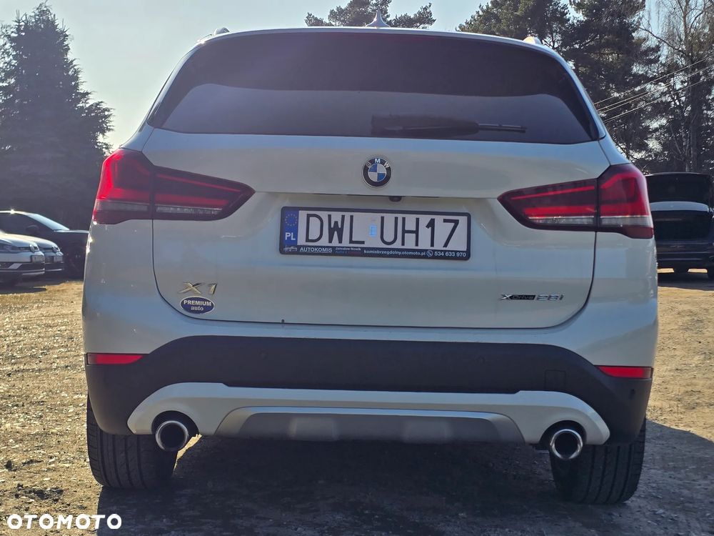 BMW X1 xDrive25i GPF xLine - 13