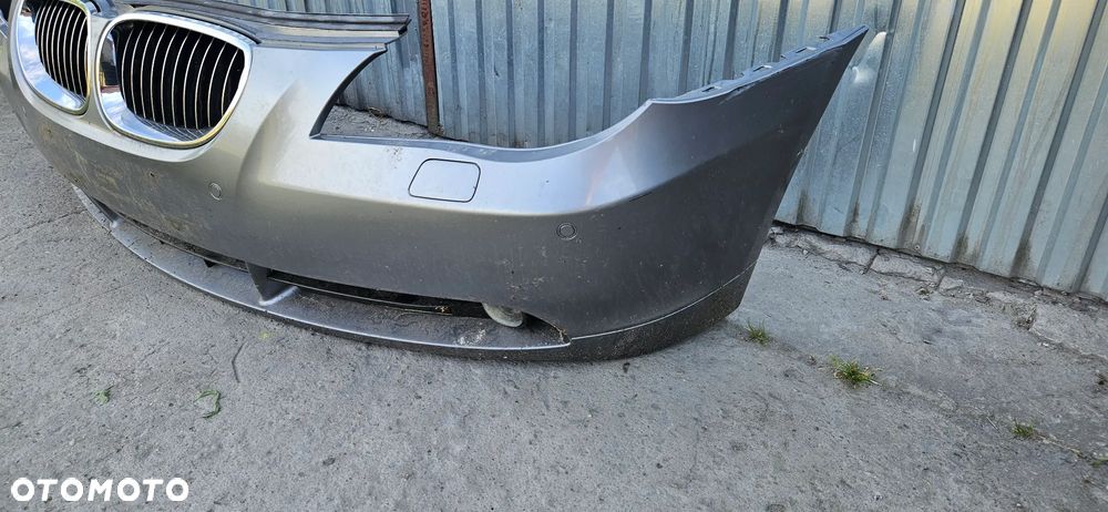 BMW 5 E60 E61 2003-2007 Kompletny zderzak przód Zderzak przedni pod czujniki parkowania PDC XENON spryskiwacze  KOLOR Silbergrau - 26