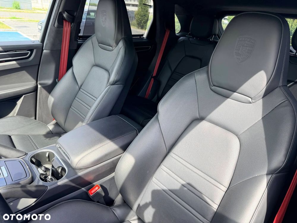 Porsche Cayenne - 25