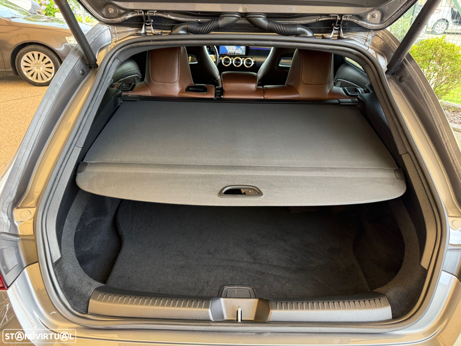 Mercedes-Benz CLA 250 e Shooting Brake AMG Line - 27