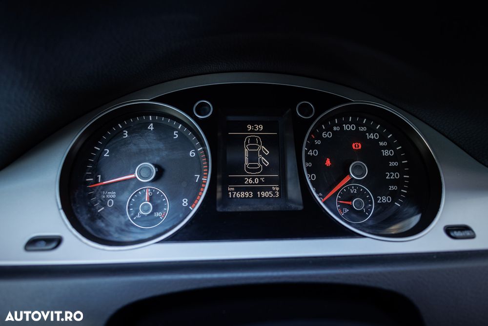 Volkswagen Passat - 13