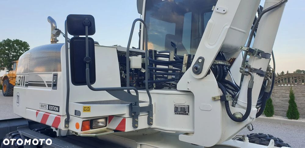 Liebherr 311 rok 2007 łyżka skarpowa hydr. + do kopania 2xpług klima oryginał - 19
