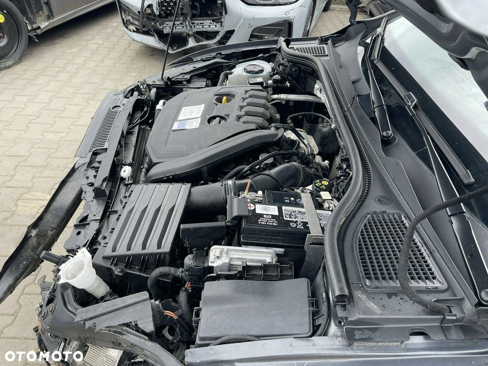 Volkswagen Golf 1.5 eTSI OPF DSG Life - 17