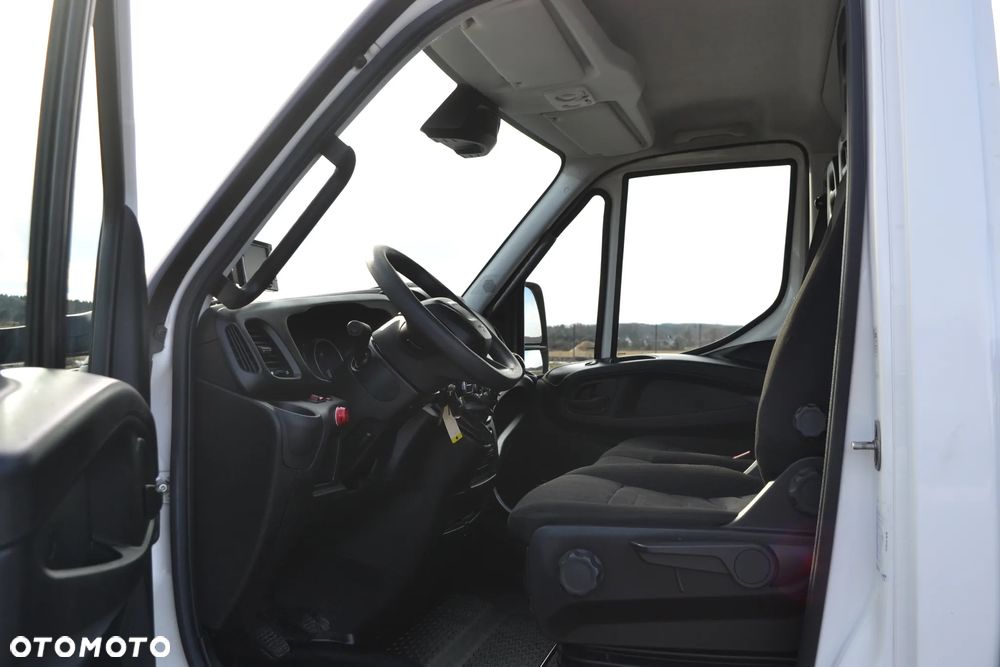 Iveco Daily 72C18 70C18 Skrzynia ładunkowa 5,6m + żuraw DN 6.0 S3 Sterowanie radiowe SCANRECO HDS Fassi Palfinger Hiab HMF HC - 15