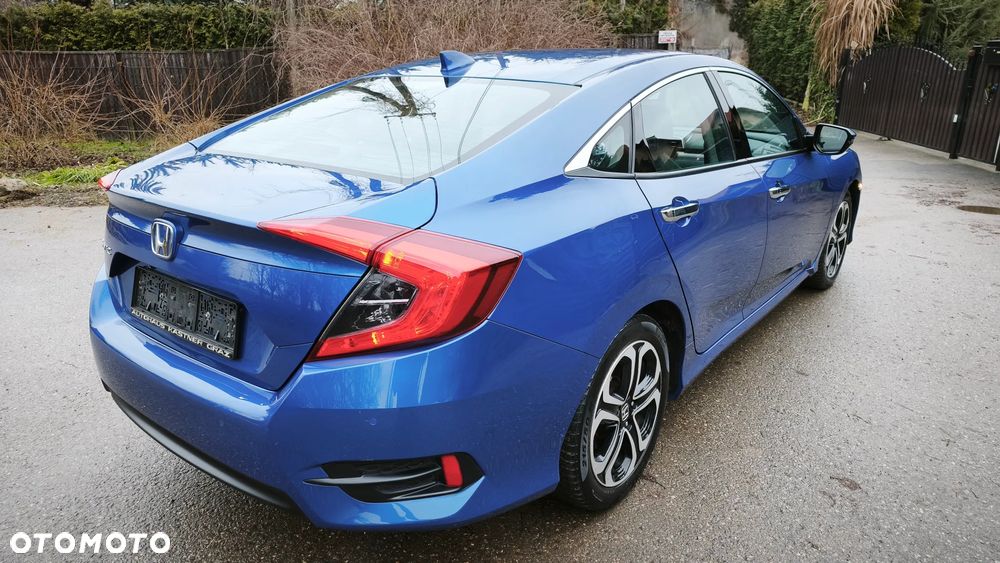 Honda Civic 1.5 i-VTEC Turbo CVT Elegance - 13