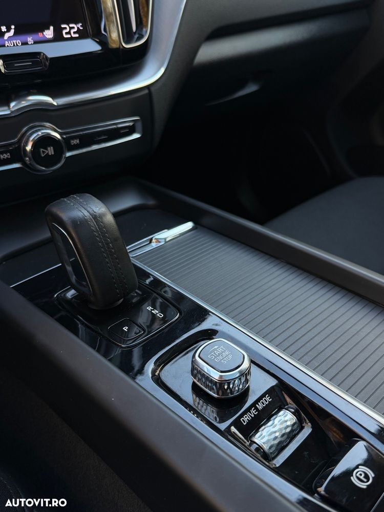 Volvo XC 60 B4 D Geartronic Momentum Pro - 17