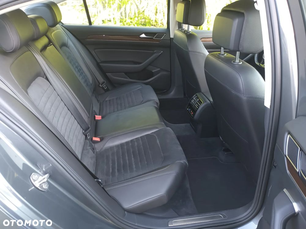 Volkswagen Passat 1.8 TSI BMT Highline - 17