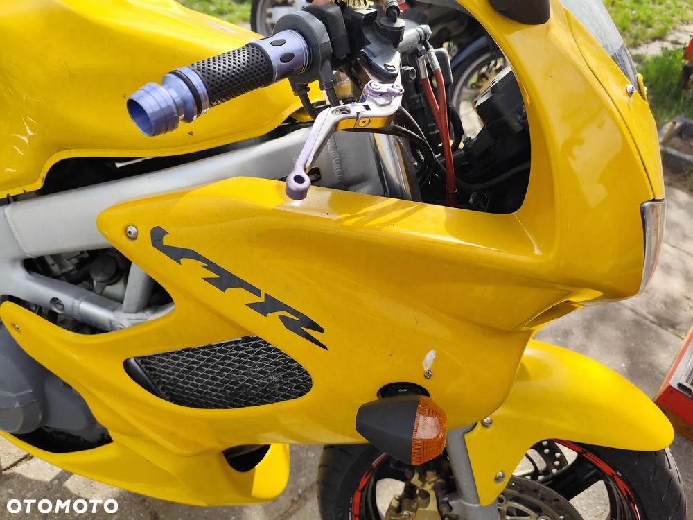Honda VTR - 20