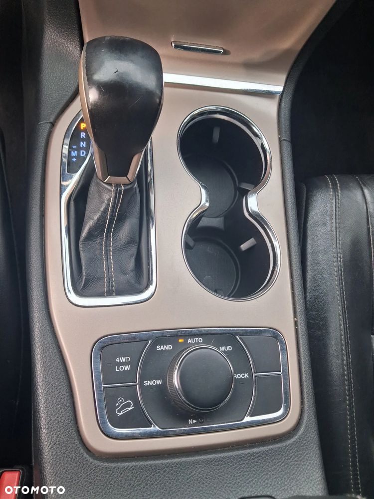 Jeep Grand Cherokee - 14
