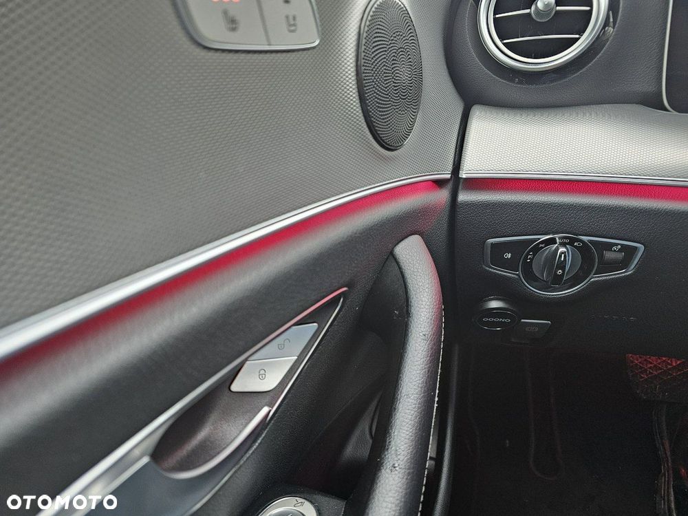 Mercedes-Benz Klasa E - 26