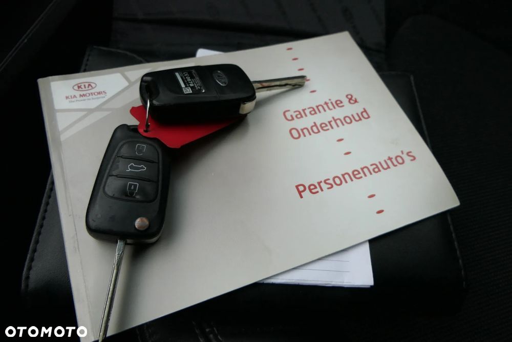 Kia Sportage 2.0 L - 16