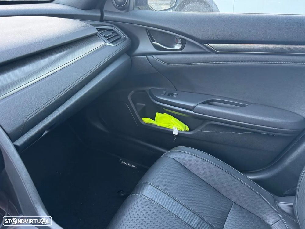 Honda Civic 1.0 i-VTEC Executive Premium - 19