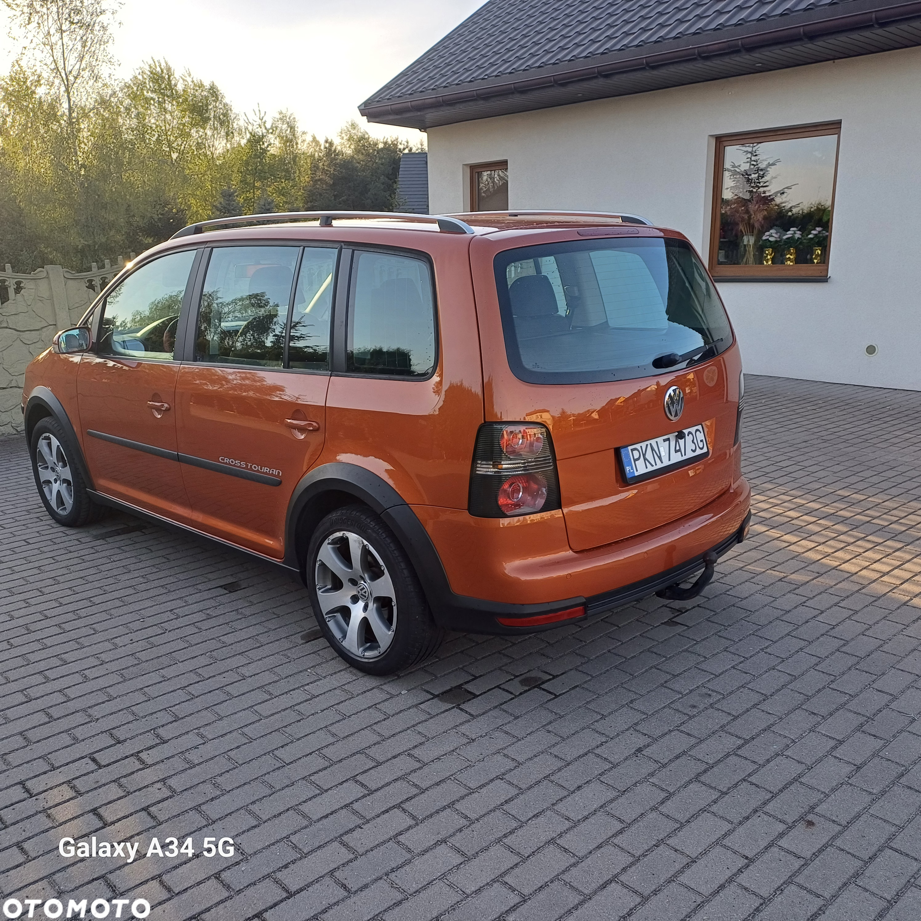 Volkswagen Touran 1.9 TDI DPF Cross DSG - 4