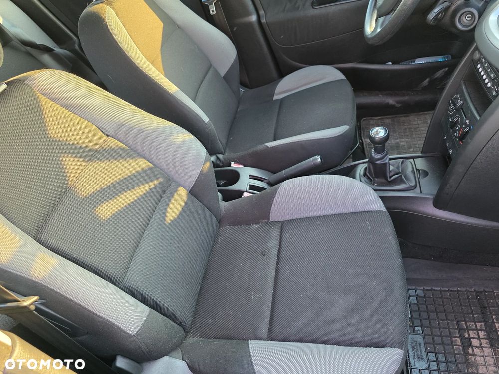 Peugeot 207 1.4 16V Presence - 13