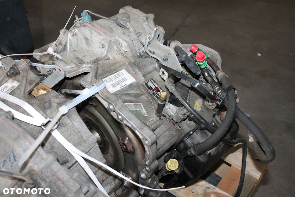 VOLVO XC70 2.5T, 2.4 D5 SKRZYNIA BIEGÓW AUTOMATYCZNA 55-51SN 30681173 - 1